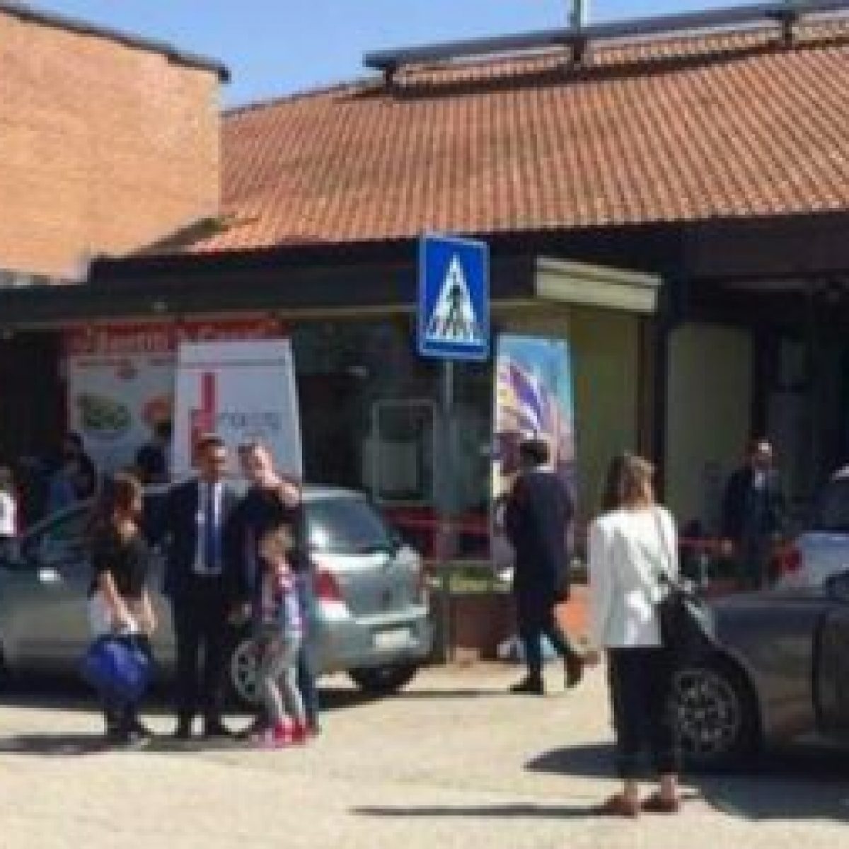Drammatico Incidente In Autogrill Camion Aggancia Una Donna Per Lo Zaino E La Trascina Via