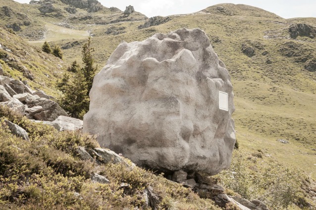 Svizzera, ecco il primo rifugio alpino che si mimetizza nel paesaggio