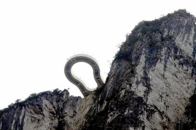 Cina: ecco il ponte a sbalzo più lungo del mondo