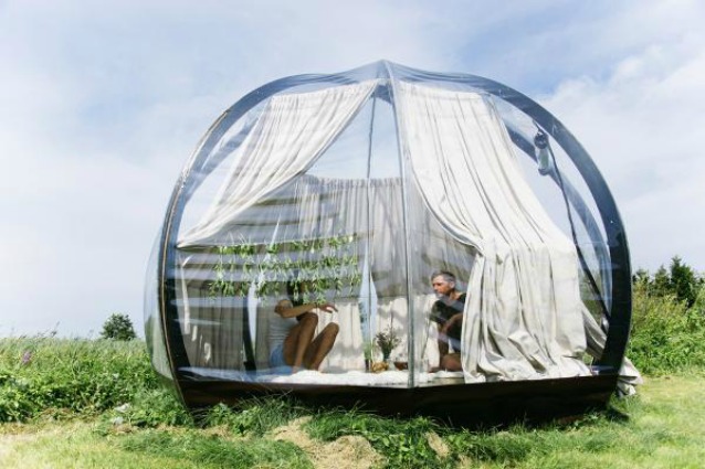Gita fuori porta: ecco la tenda trasparente per vedere il mondo a 360° in totale privacy