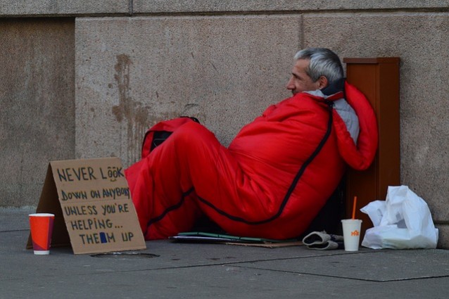 Una casa ai senzatetto: New York investe in solidarietà