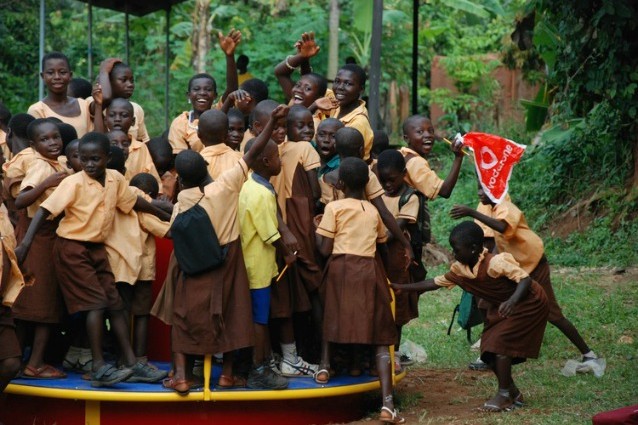 Merry-go-round: ecco la prima giostra che produce energia per i bambini del Ghana