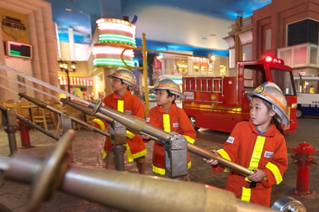 KidZania: ecco il primo parco a tema dove i bambini imparano ad essere adulti