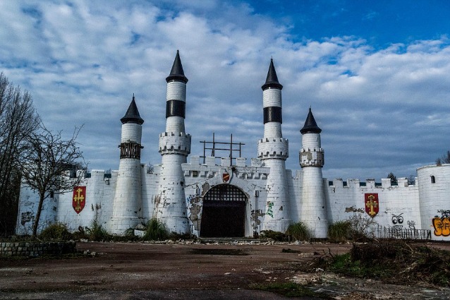 Da luogo magico a set dell'orrore: ecco il destino del Camelot Park