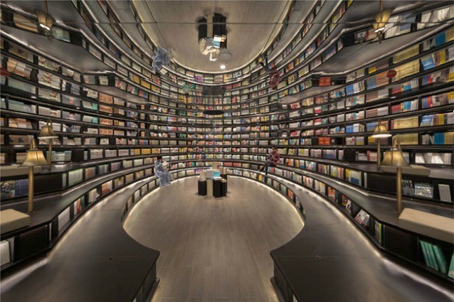 Questa biblioteca sembra enorme ed infinita ma è un'illusione: ecco perché