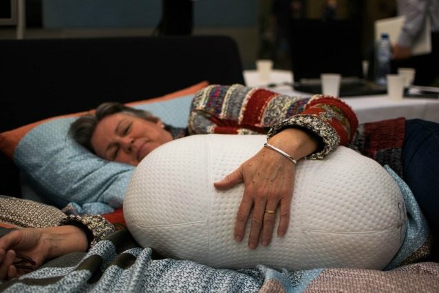 Somnox respira con voi: ecco il cuscino che vi aiuta a dormire