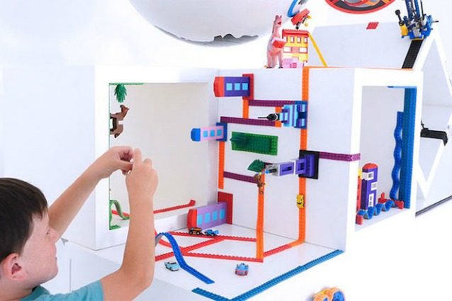 Un'idea geniale: questo nastro adesivo trasforma ogni superficie in una costruzione LEGO