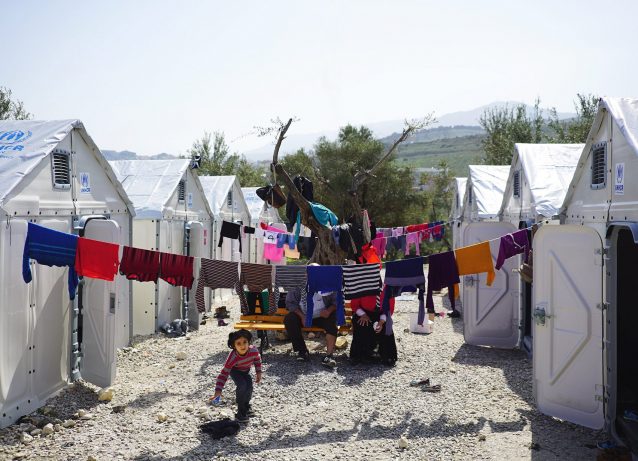 Nel 2013 IKEA ha creato un rifugio profughi per i rifugiati. Da allora, è stato sempre più attivo nel settore umanitario.