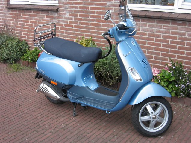 Vespa LX