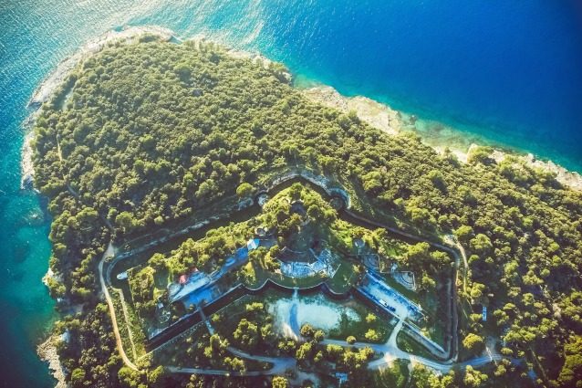 Fort Punta Christo: da ex fortezza croata a sede del Dimensions Festival