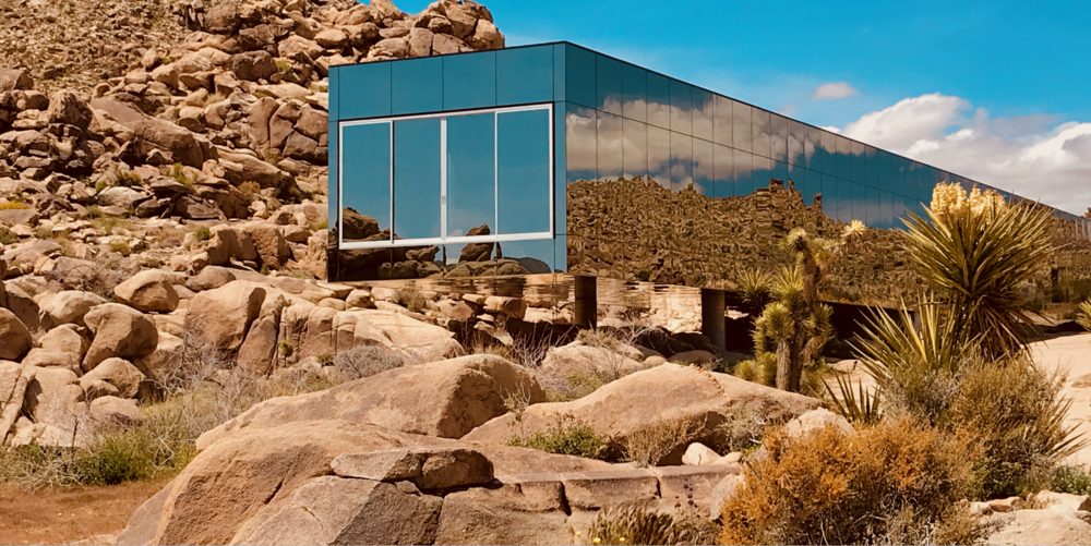 Mirror House, la casa di Chris Hanley che nel deserto