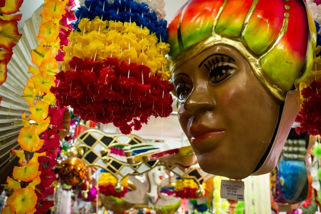 Come realizzare una maschera di carnevale fai da te