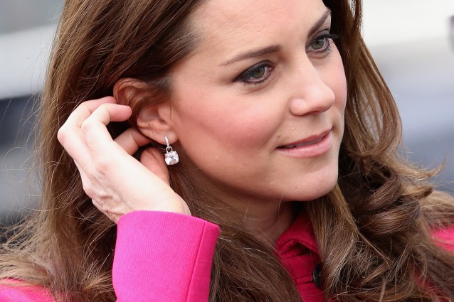 "Effetto Kate": imitare i look da principessa è diventata una mania (FOTO)