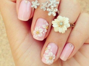 Le unghie della settimana: la manicure floreale (FOTO)
