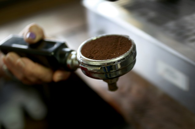 10 usi alternativi del caffè per la bellezza