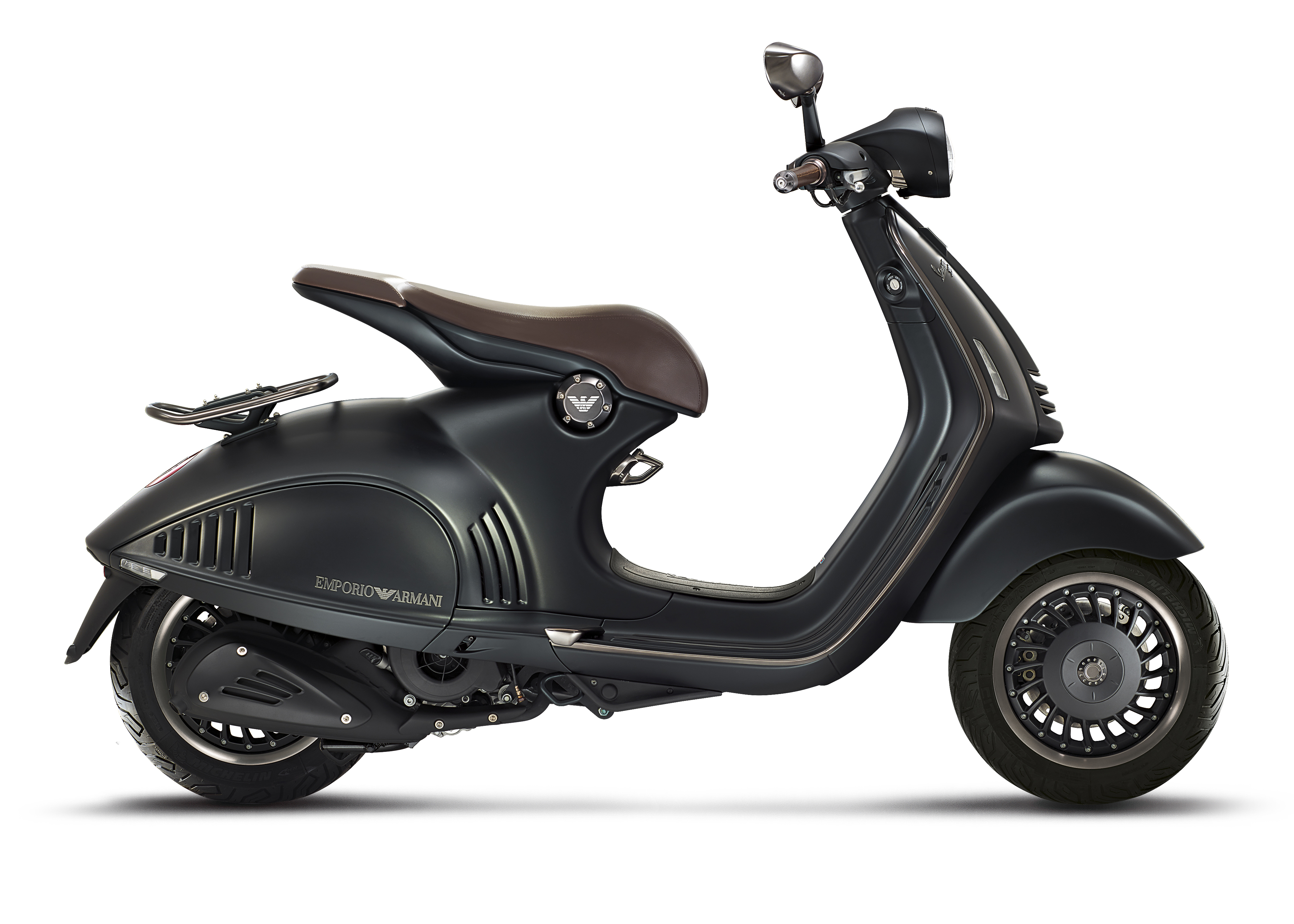 Vespa 946 Armani