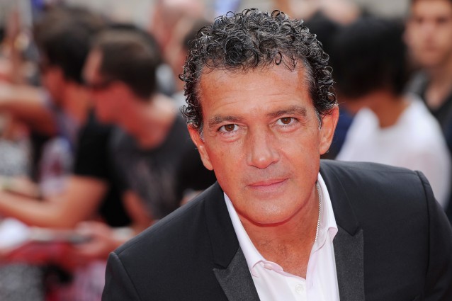 Antonio Banderas sarà Gianni Versace, l’attore si prepara al ruolo con un corso di moda