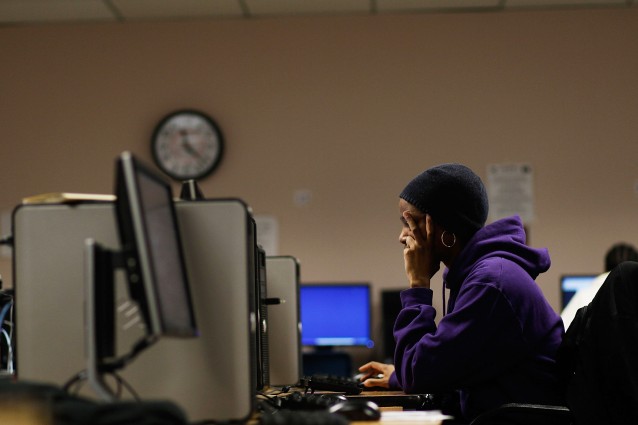 Lavorare troppo fa male alla salute: aumenta il rischio di malattie cardiache