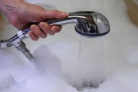 pulire lo scarico del lavandino con il bicarbonato