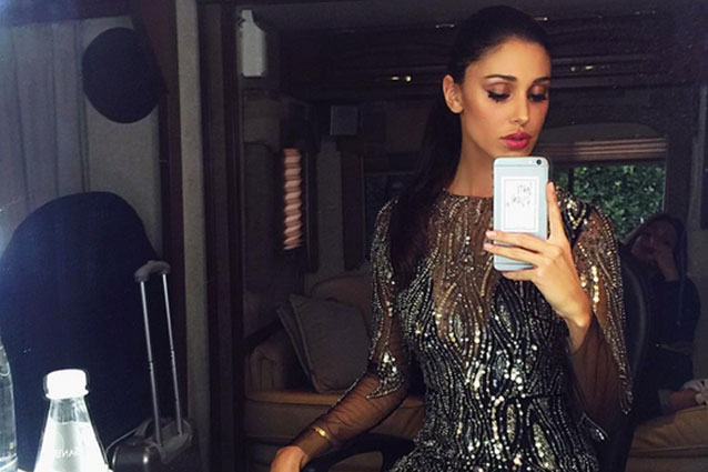 Belén Rodriguez coperta solo di cristalli sul palco di "Tu si que vales" (FOTO)