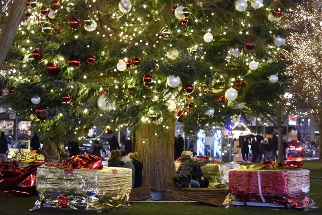 Gli addobbi per Natale 2015 e i colori di tendenza per il vostro albero (FOTO)