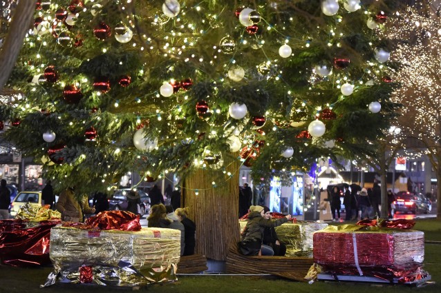 Albero Di Natale Rosa E Celeste.Albero Di Natale 2019 Tendenze Colori E Addobbi