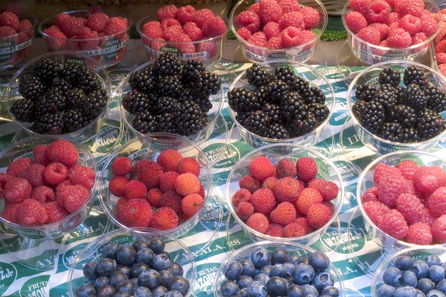 Maionese, pomodori e fragole: i cibi che non possono essere congelati (FOTO)