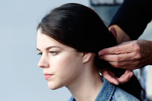 Caduta dei capelli: cause e rimedi per combatterla e prevenirla