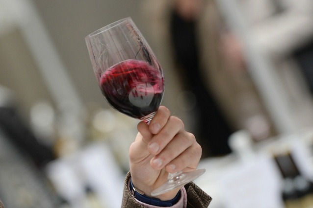 Vino rosso: benefici per la salute e proprietà se bevuto con moderazione