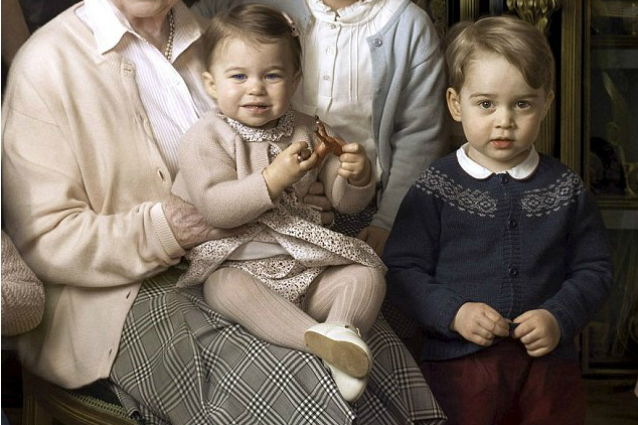 Ecco perché Kate Middleton veste George e Charlotte sempre allo stesso modo