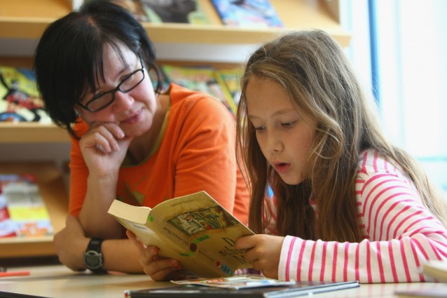 Il bilinguismo fa bene al cervello: i bambini imparano la nuova lingua già a 11 mesi