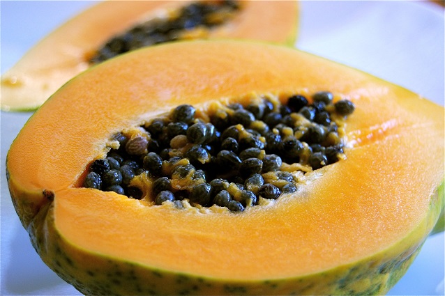 Papaya: proprietà e benefici del frutto della longevità
