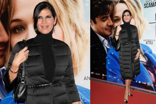 Pamela Prati In Tv Abiti Scollati Da Diva Al Freddo Con Piumino E Collo Alto