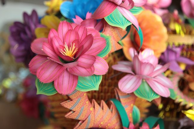 Come fare dei fiori di carta: idee e tutorial