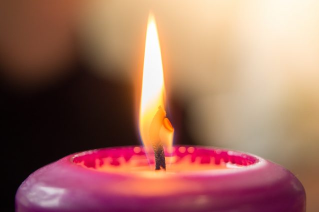 Come accendere le candele: i consigli per farlo nel modo giusto