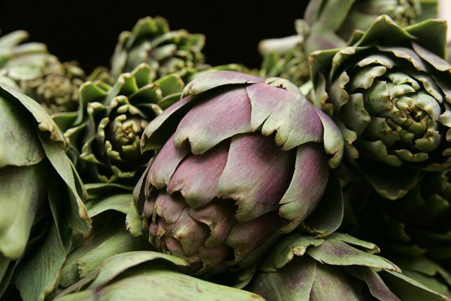 Carciofi crudi: benefici e come consumarli