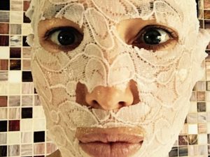 maschera viso quanto tenerla maschera viso quanto tenerla