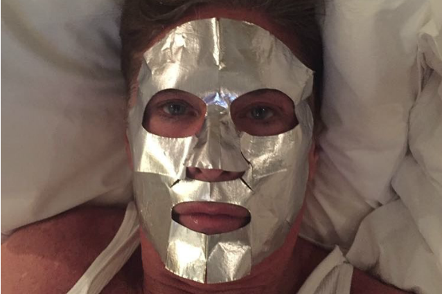 Mitch di “Baywatch” con la maschera metallica: così David Hasselhoff si mantiene giovane