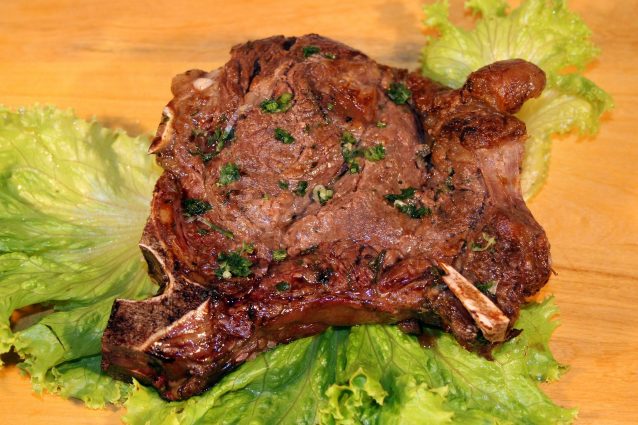 Le 9 cose che possono succedere al corpo quando si smette di mangiare carne rossa