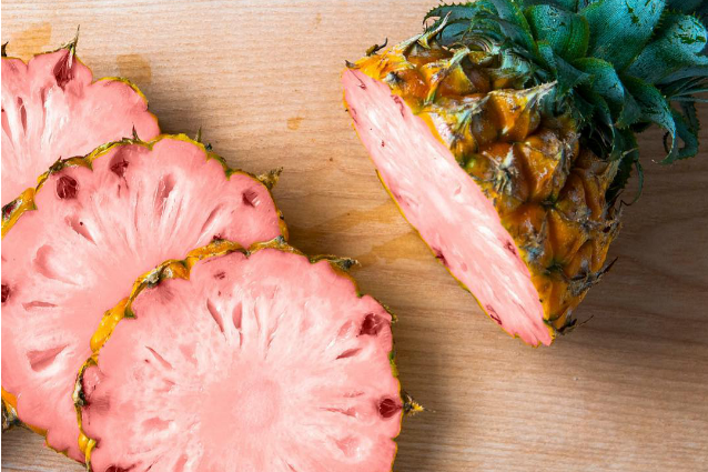 Ananas rosa, il frutto dell'estate che fa impazzire tutti