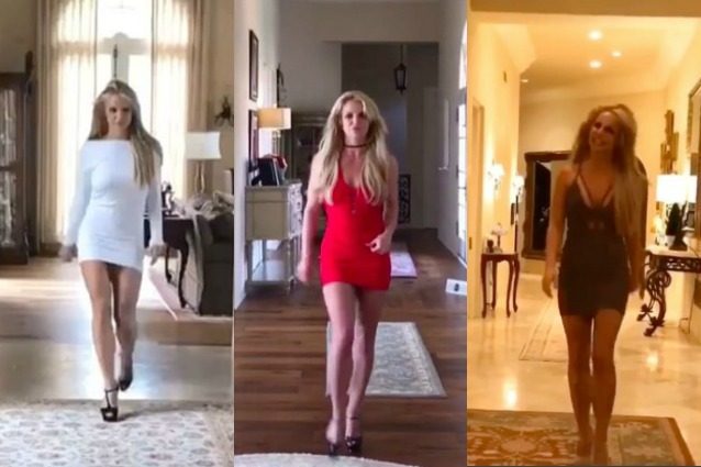 Britney Spears si improvvisa modella e sfila in casa con abiti sexy