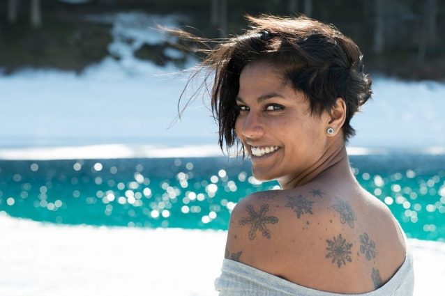 Tatuaggi e sole: tutto ciò che c'è da sapere e i consigli da seguire