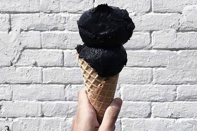 Arriva il gelato nero: ecco il gusto che spopolerà la prossima estate