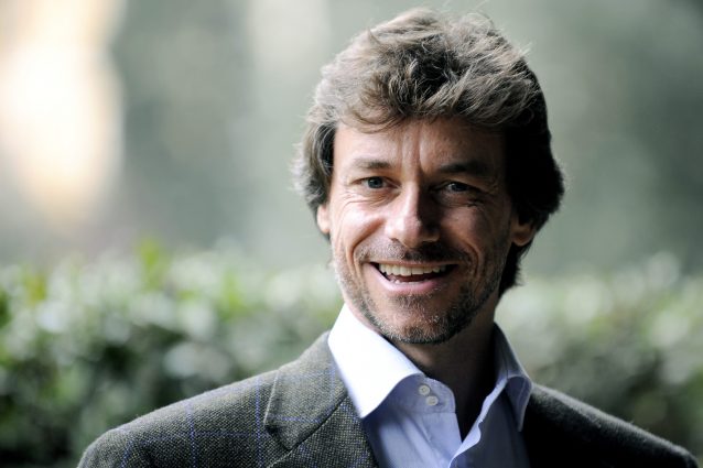 Alberto Angela è il nuovo sex symbol, strega le donne con la cultura non con i muscoli