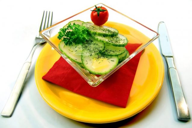 Saltare la colazione, condire poco i cibi: i 7 errori che rallentano il metabolismo