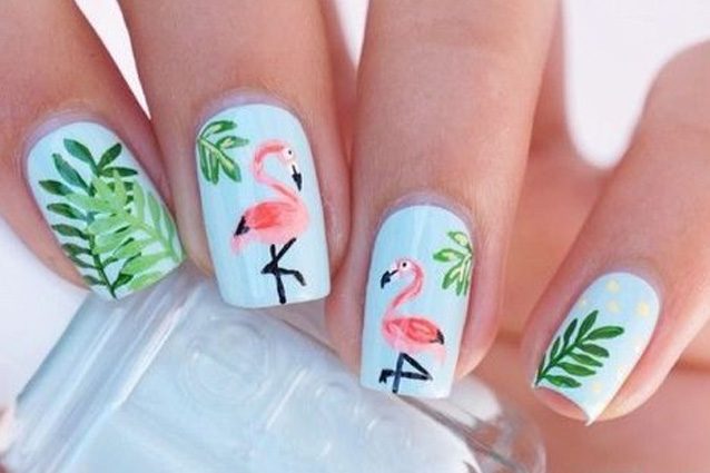 Tropical manicure: le unghie dell'estate tra colori esotici e fenicotteri
