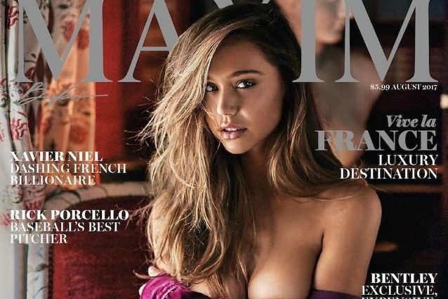 Da Instagram alle copertine: Alexis, la modella sexy che posa in topless