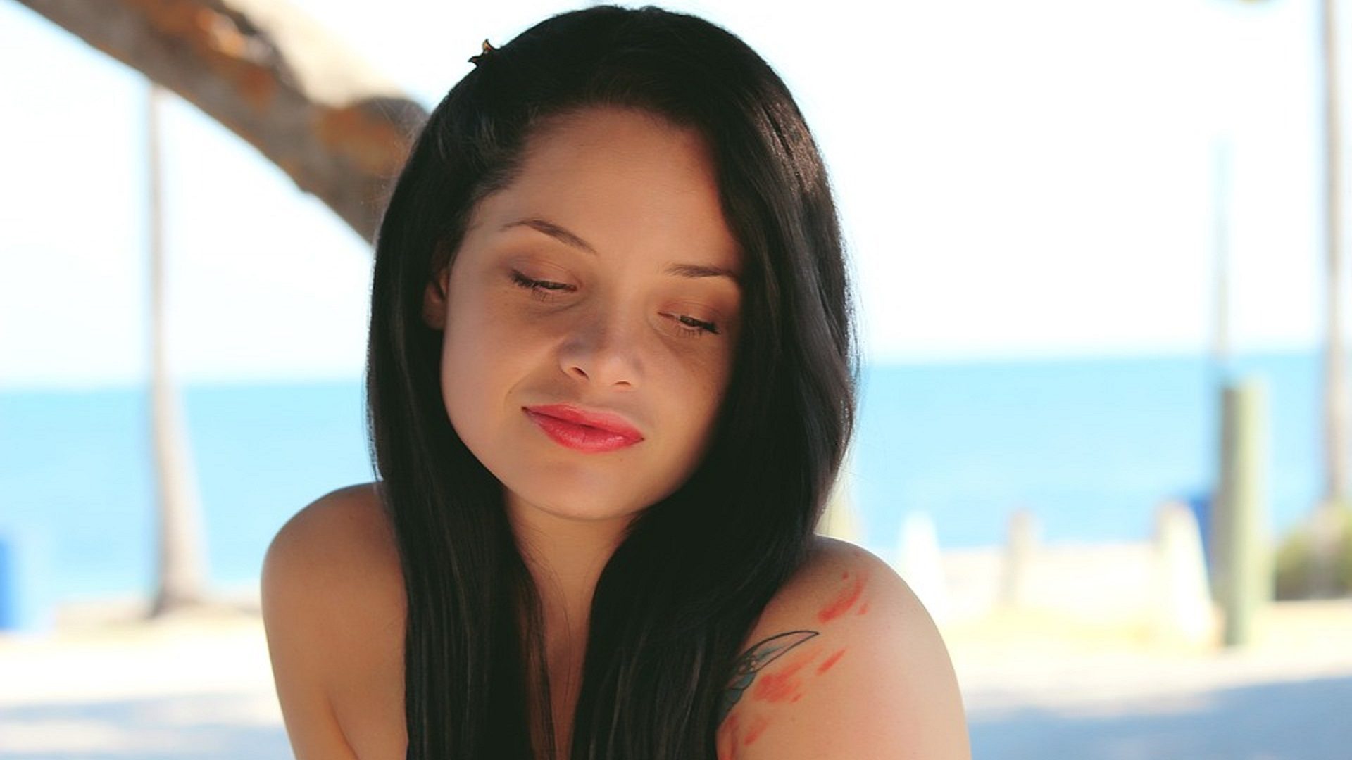 Olio di sesamo per capelli: benefici e utilizzi per una chioma morbida e  lucente
