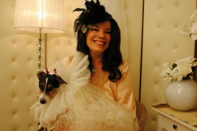 I matrimoni più folli al mondo: qualcuno sposa il cane, qualcuno la Tour Eiffel