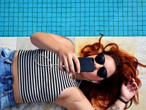 Amazon Prime Day, le offerte sugli occhiali da sole griffati da non perdere oggi